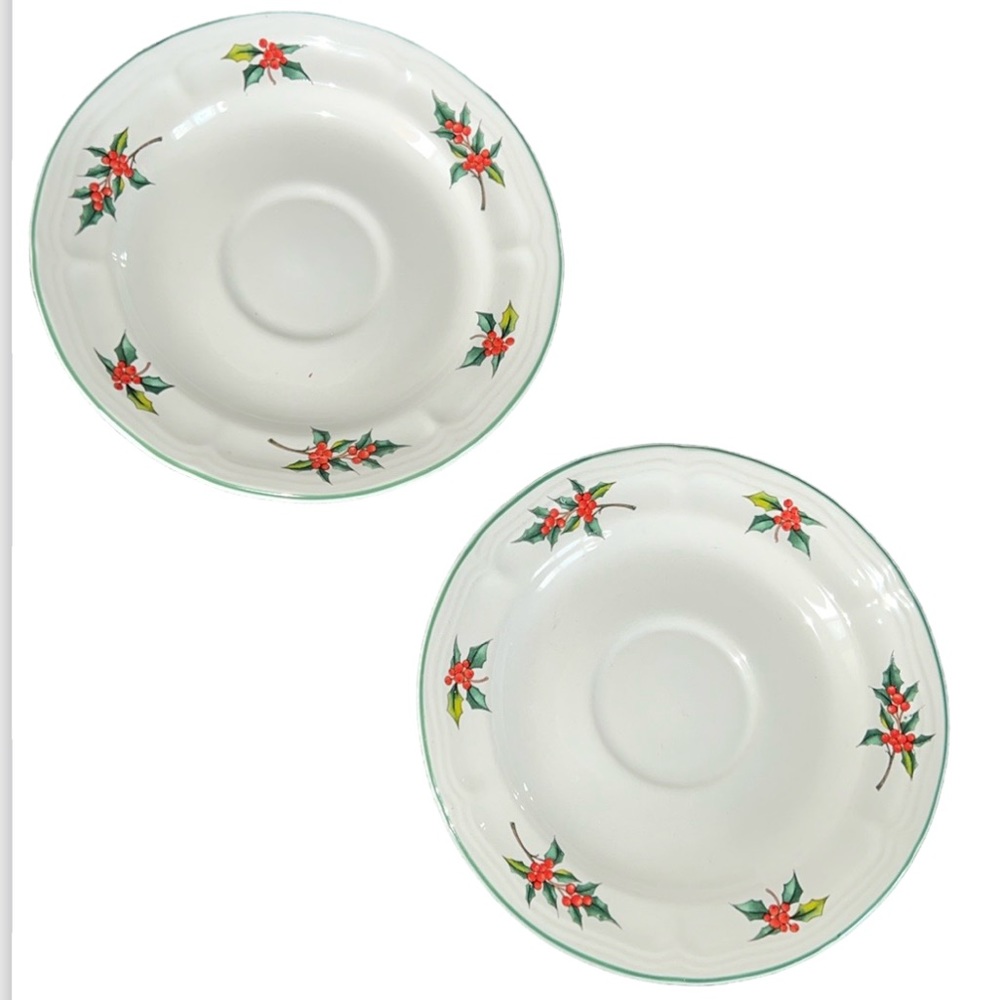 SET OF TWO (2) CERAMIC SAUCERS HOLLY BERRY TABLETOPS UNLIMITED,  VINTAGE 80’S